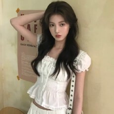 批发法式白色碎花泡泡袖<b class='q'>衬衫</b>女年夏季新款氛围感上衣修身显瘦短袖<b class='q'>衬衣</b>