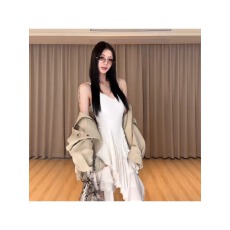 加厚雪纺面料+内里 2026夏季度假风不规则蛋糕连衣裙荷叶边吊带裙