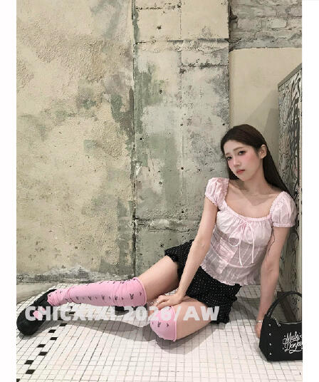 주간 실크 원단 참나무 늑골 조정 한 부서 레트로 핑크색 거품 소매 여성 셔츠 여름 허리 수축 슬림해 보이는 맨위