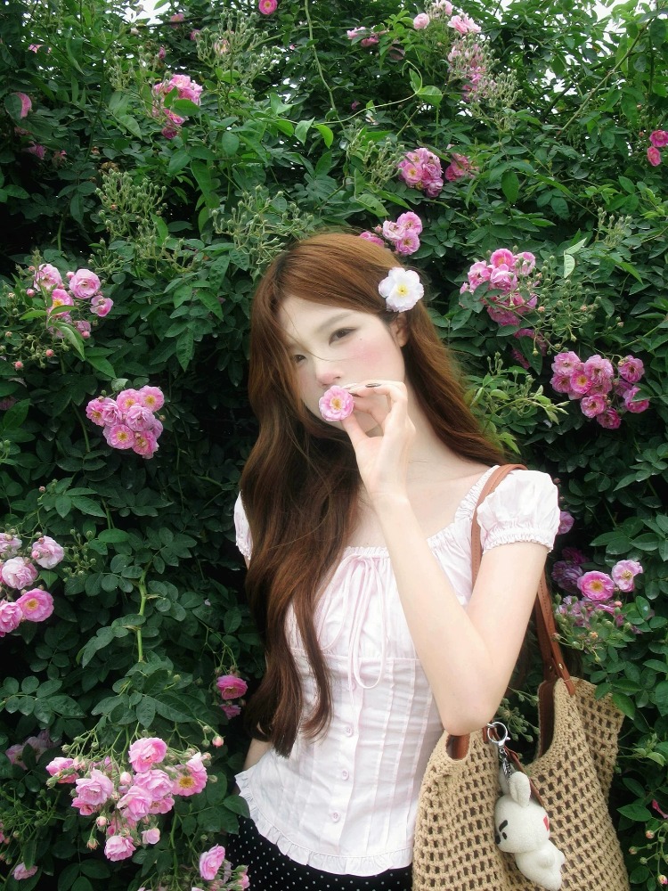 주간 실크 원단 참나무 늑골 조정 핑크색 반팔 여성 셔츠 여름 작은 키 디자인 센스 슬림해 보이는 쇼트 스타일 맨위
