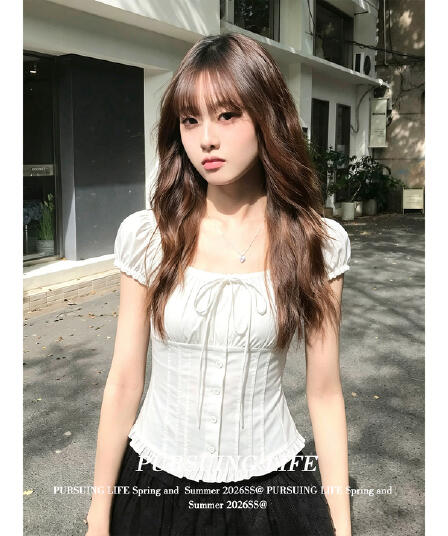 주간 실크 원단 참나무 늑골 조정 핫걸 바람 빛 화이트 칼라 거품 소매 맨위 프릴 쇼트 스타일 작은 셔츠