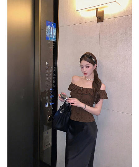 순면 자카드 원단 네리 명중 가져 가라. 부드러운 프릴 오프숄더 브라운 보라색 자수 허리 수축 셔츠