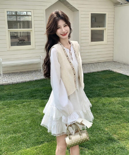 천 실크 주름 네리 참나무 늑골 분위기 센스 하프 열기 레이스업 나팔 소매 층 연꽃 잎 화이트 여성 드레스