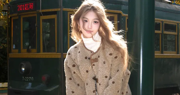 양털 스웨이드 자수 양면 코트 상세 이미지 2