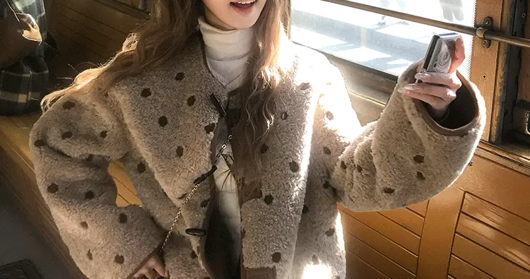 양털 스웨이드 자수 양면 코트 상세 이미지 13