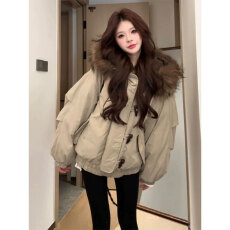 批发区区欧阳大貉子毛领羽绒棉服<b class='q'>女</b>冬季棉衣加厚保暖牛角扣连帽外套