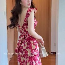 批发韩版纯欲法式粉色碎<b class='q'>连衣裙</b>女<b class='q'>夏</b>季性感绝美气质收腰荷叶边短裙子