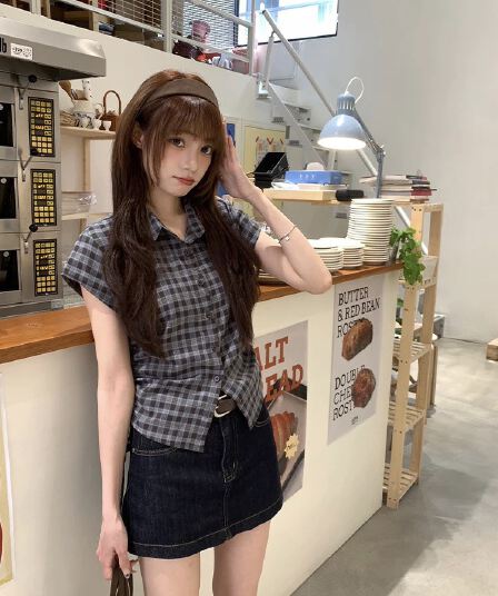 송 긍정적 인 En 파란색 POLO 칼라 반팔 체크무늬 여성 셔츠 여름 새로운 펌프 로프 허리 수축 고유 한 슈퍼 잘 생긴 맨위