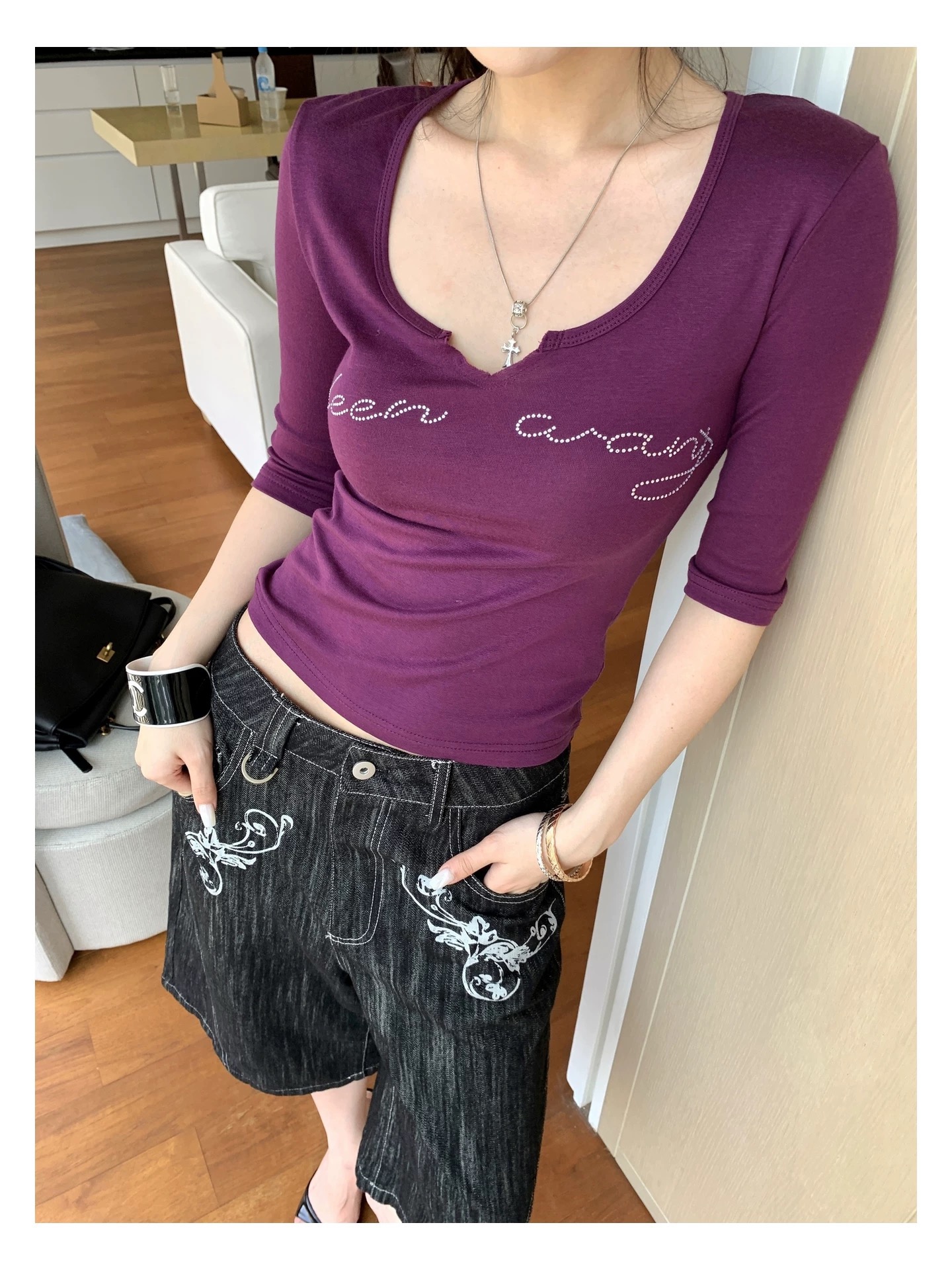 wuu2sweet 우 너무 달콤한 대 u 칼라 핫픽스 중간 소매 맨위 여성 몸매 가꾸기 슬림해 보이는 캐주얼 다용도 반팔 티셔츠