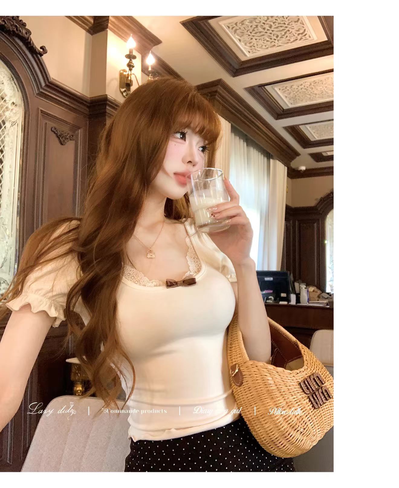 한 부서 페이크 레이어드 패치워크 레이스 티셔츠 여성 여름 새로운 디자인 센스 고유 한 아름다운 꼬집기 허리 위로 의류