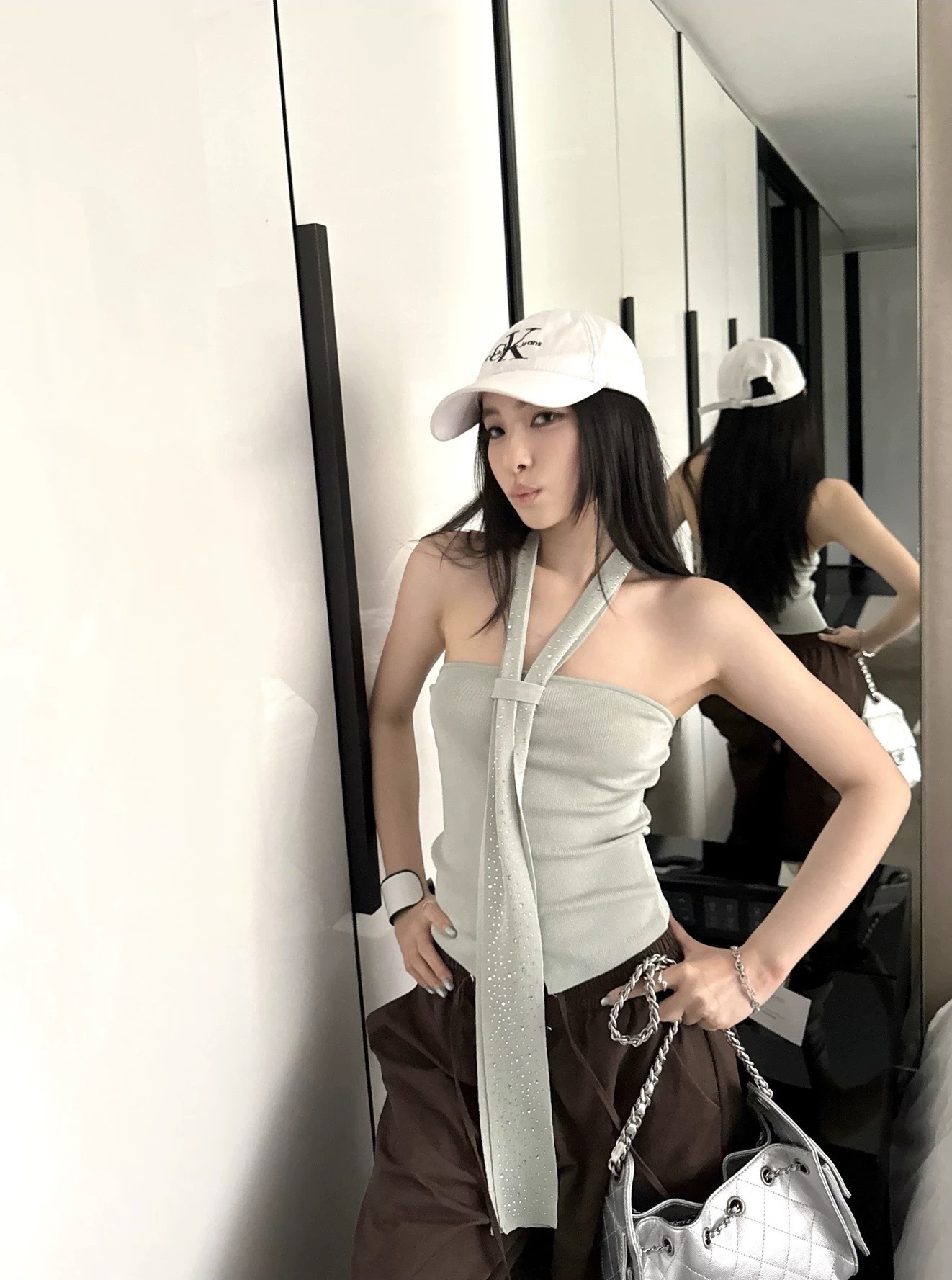 wuu2sweet 우 너무 달콤한 핫픽스 행침 목 스트랩 튜브탑 조끼 여성 패션 핫걸 디자인 센스 민소매 맨위
