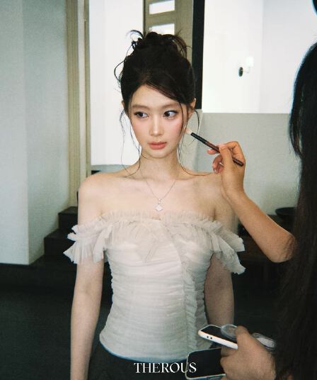 감사합니다. 아니요 고기 망사 오프숄더 민소매 몸매 가꾸기 조끼 여성 여름 3 차원 주름 디자인 센스 얇고 가벼운 통기성 맨위