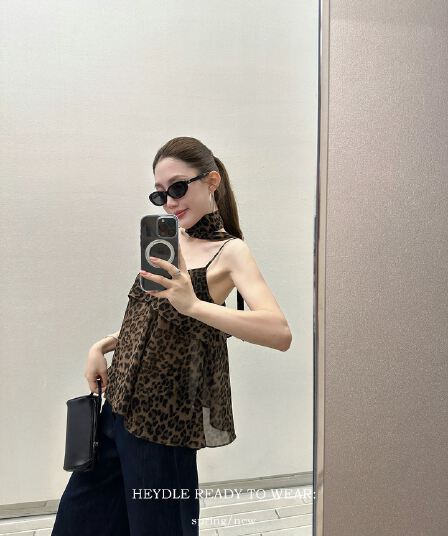 검은 콩 흠 레오파드 무늬 여성 클래식 레오파드 무늬 핫걸 세련된 분위기 센스 슬림해 보이는 행침 목 리본 캐미솔 여성