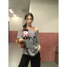 批发红人馆<b class='q'>短袖</b><b class='q'>t</b><b class='q'>恤</b><b class='q'>女</b>2026新款夏宽松灰色韩系慵懒松弛感露肩斜肩上衣