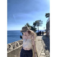批发Ceezzzi 茶午香调白色吊带背心女夏外穿蕾丝拼接设计感无袖短上衣