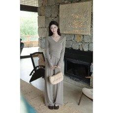 批发谢不肉 交叉V领设计感长袖<b class='q'>T</b><b class='q'>恤</b>女秋季松紧腰阔腿垂坠感长<b class='q'>裤</b>套<b class='q'>装</b>