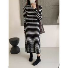 批发韩系高级感圆领条纹针织裙秋冬链条慵懒感休闲内搭长裙