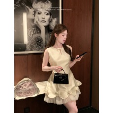 批发杨小卷 MIU系千金风无袖收腰连衣<b class='q'>裙</b>女设计感订婚生日礼服<b class='q'>裙</b>公主<b class='q'>裙</b>