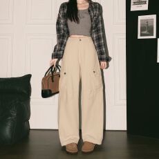 批发卡其色工装<b class='q'>休闲</b>裤女2026秋季新款高腰多口袋设计宽松阔腿<b class='q'>牛仔裤</b>