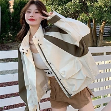 批发撞色拼接工装冲锋衣<b class='q'>外套</b>女春季新款<b class='q'>韩版</b>时尚宽松休闲小个子短上衣