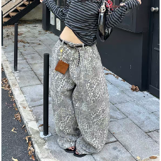 批发<b class='q'>春</b>季薄款美式水洗豹纹阔腿弯刀牛仔裤女复古工装宽松休闲百搭拖地