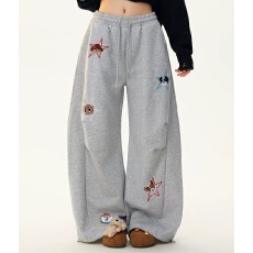 批发美式卡通小狗刺绣运动卫裤女宽松显瘦褶皱设计阔腿弯刀休闲裤