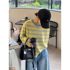 批发韩系撞色<b class='q'>条纹</b>圆领<b class='q'>长袖</b><b class='q'>T</b><b class='q'>恤</b>女