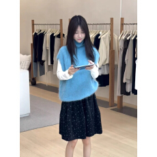 批发蓝色高领无袖针织马甲女秋<b class='q'>冬</b>