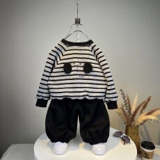 批发<b class='q'>男</b>童<b class='q'>春</b>季<b class='q'>条纹</b><b class='q'>卫衣</b>套装儿童休闲衣服2026新款帅气宝宝两件套