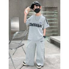 批发<b class='q'>男</b><b class='q'>童</b>夏装套装2026新款儿童字母印花短袖T恤工装长裤两件套男孩