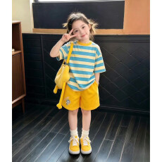 批发女童<b class='q'>夏</b>套装2026新款儿童条纹短袖运动装洋气时髦小女孩中大童<b class='q'>夏</b>装