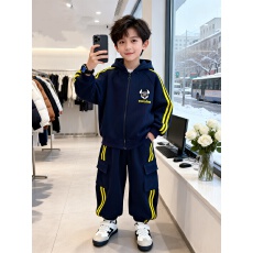 批发<b class='q'>男</b>童<b class='q'>秋</b>装<b class='q'>套装</b>新款酷帅儿童宝宝连帽外套韩版小<b class='q'>男</b>孩春秋运动<b class='q'>衣服</b>