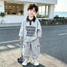 批发男童秋装套装2026新款韩版痞帅翻领卫衣两件套<b class='q'>儿童</b>春<b class='q'>秋衣</b>服