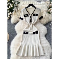 批发法式复古小香风<b class='q'>连衣裙</b>女小众撞色翻领字母<b class='q'>刺绣</b>收腰单排扣针织长裙