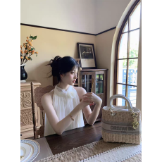 批发纯欲性感挂脖真丝网纱<b class='q'>无袖</b>上衣女夏季法式小众花朵<b class='q'>雪纺衫</b>甜美小衫