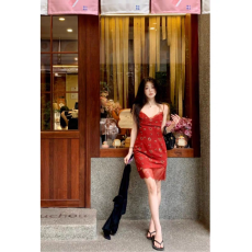 批发<b class='q'>蕾丝</b>碎花吊带连衣裙女夏高冷御姐风包臀裙名媛一字肩雪纺抹胸裙子