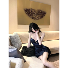 批发纯欲风性感蓝色吊带<b class='q'>连衣裙</b>2025秋季复古千金风V领收腰缎面包臀裙