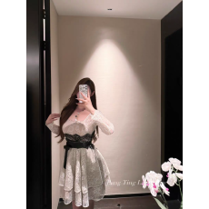 批发名媛气质方领蕾丝拼接长袖<b class='q'>连衣裙</b>女秋季高腰显瘦绑带<b class='q'>拼色</b>A字短裙