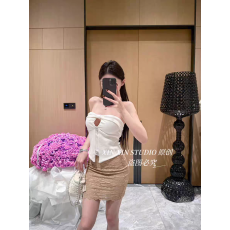 批发小香风名媛镶钻<b class='q'>吊带</b><b class='q'>背心</b>女秋冬纯欲一字肩抹胸上衣带胸垫打底内搭