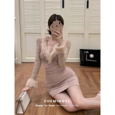 批发蕾丝拼接毛毛v领连衣裙女秋冬法式收腰修身裙子粉色长袖<b class='q'>包臀</b>短裙