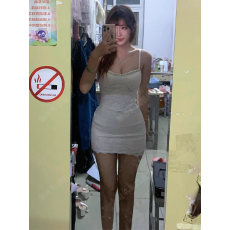 批发纯欲风蕾丝重工镶钻吊带连衣裙女<b class='q'>夏</b>季2025新款辣妹修身露背包臀裙