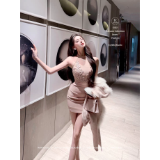 批发纯欲风蕾丝拼接浮雕设计感挂脖连衣裙女<b class='q'>秋</b>冬辣妹收腰显瘦包臀短裙