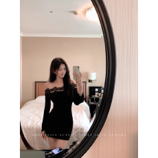 批发<b class='q'>黑色</b>蕾丝一字肩针织连衣裙女秋季性感纯欲风紧身收腰打底包臀短裙