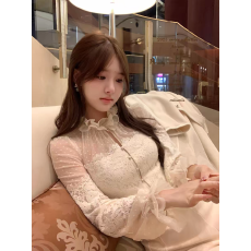 批发法式白色<b class='q'>蕾丝</b>长袖<b class='q'>衬衫</b>女冬季新款内搭套头打底衫时髦巨好看上衣女