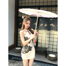 批发纯欲辣妹性感无袖旗袍年轻款少女刺绣修身显瘦短款包臀打底<b class='q'>连衣裙</b>