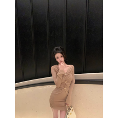 批发纯欲风辣妹包臀<b class='q'>连衣裙</b>女秋冬2025新款设计感修身显瘦一字肩短裙子