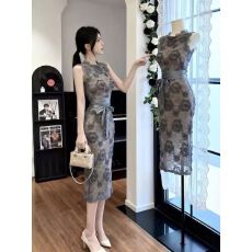 批发纯欲法式气质蕾丝盘花微透无袖<b class='q'>连衣裙</b>女新款收腰显瘦包臀裙长裙子