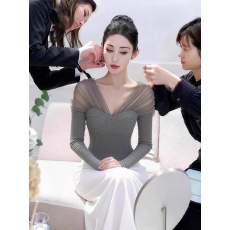 批发独特别致网纱拼接一字领T恤女长袖秋冬设计感鱼骨掐腰带胸垫<b class='q'>上衣</b>