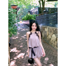 批发蕾丝拼接挂脖<b class='q'>连衣裙</b>女夏季纯欲气质花苞裙子辣妹性感收腰a字短裙