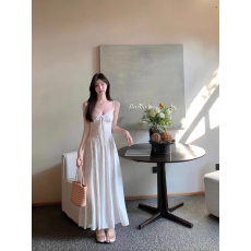 批发白色吊带碎花<b class='q'>连衣裙</b>子女装夏季2026新款温柔法式气质海边度假长裙